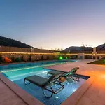 Villa Vip *